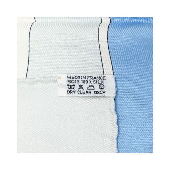 Pre Loved Hermes Confidents Des Coeurs Silk Scarf Wallet by - Picture 3 of 6